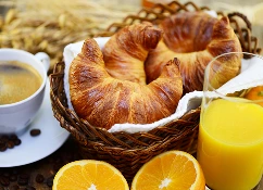 Petit-déjeuner gourmand camping Saint-Maurice-de-Gourdans Ain